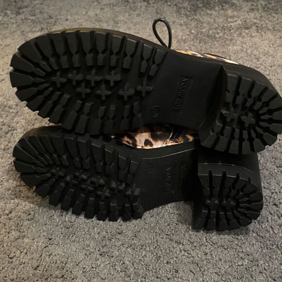 TOP Moda Leopard Lace-Up Boots - Picture 7 of 8